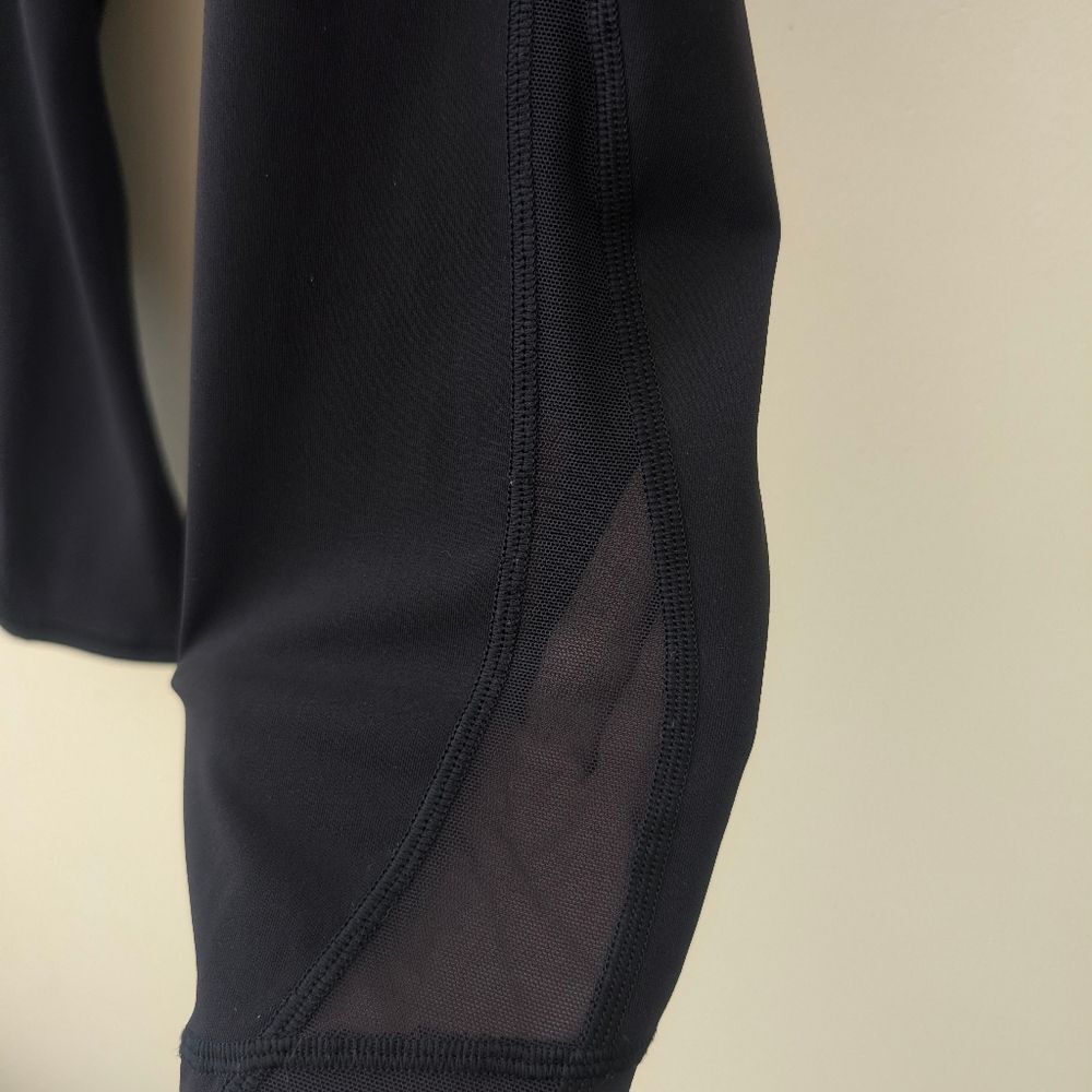 Lululemon Train Times Crop 17" Black Size 6 - Picture 6 of 7